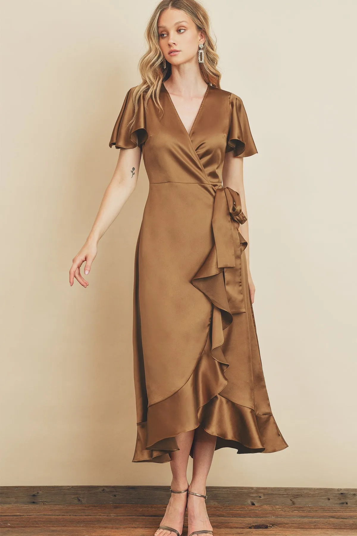 Dash Flutter Sleeve Dress in Champagne
