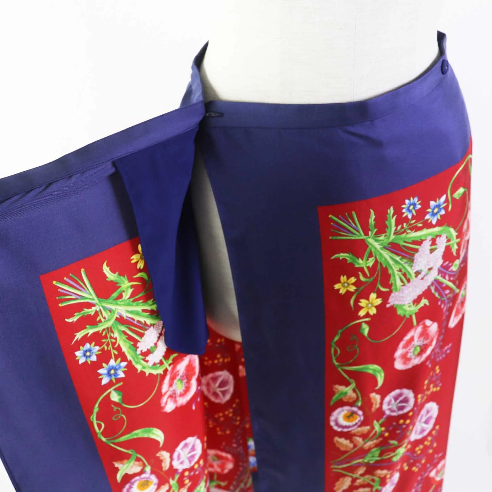 GUCCI Wrap skirt 676553 silk Navy red 36