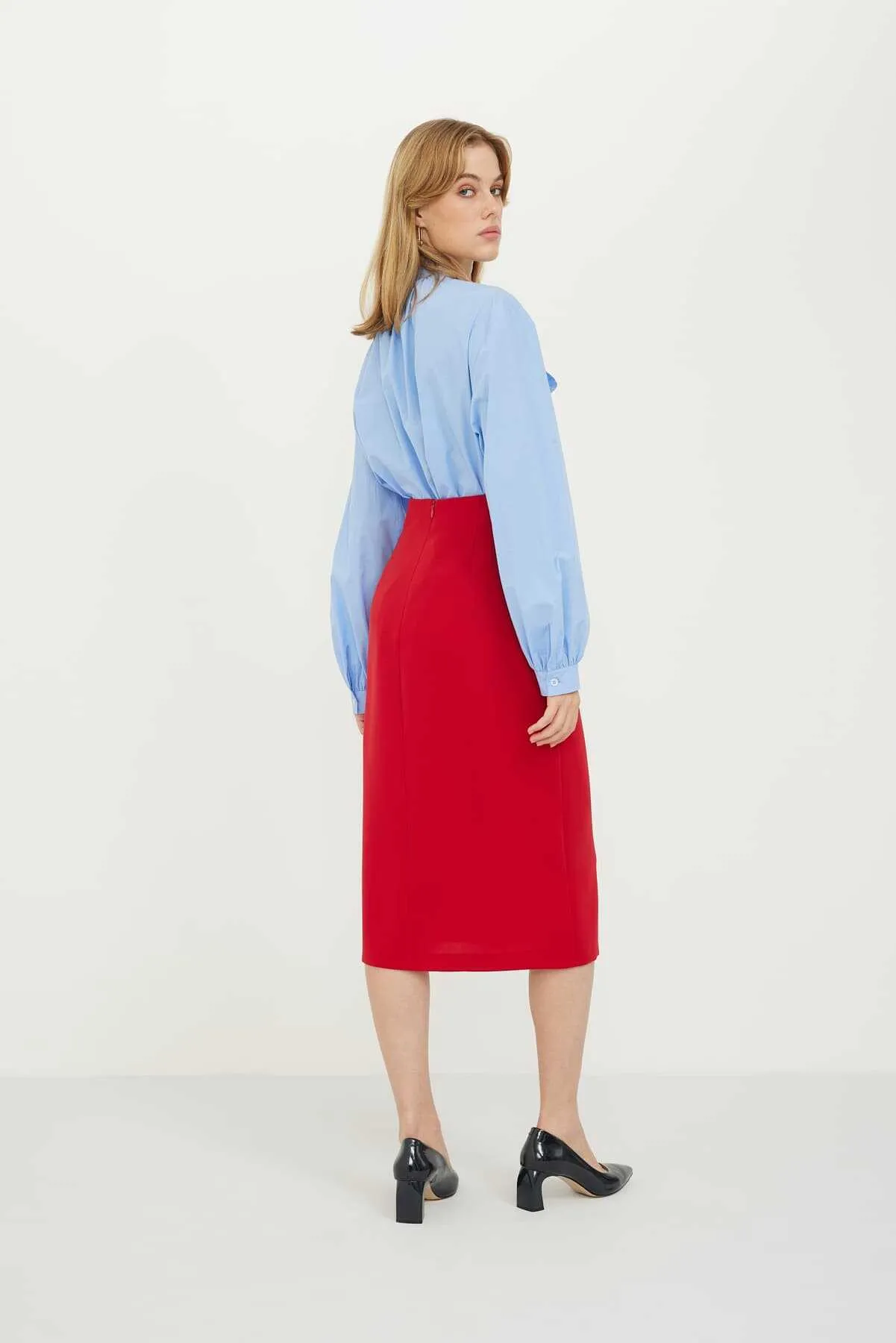 Knee-length Crep Skirt with Slits Red